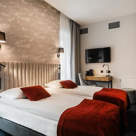 فندق Vesper House 2*