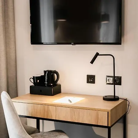 Vesper House فندق
