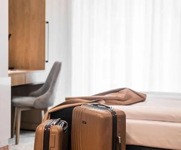 Vesper House Hotel 2*